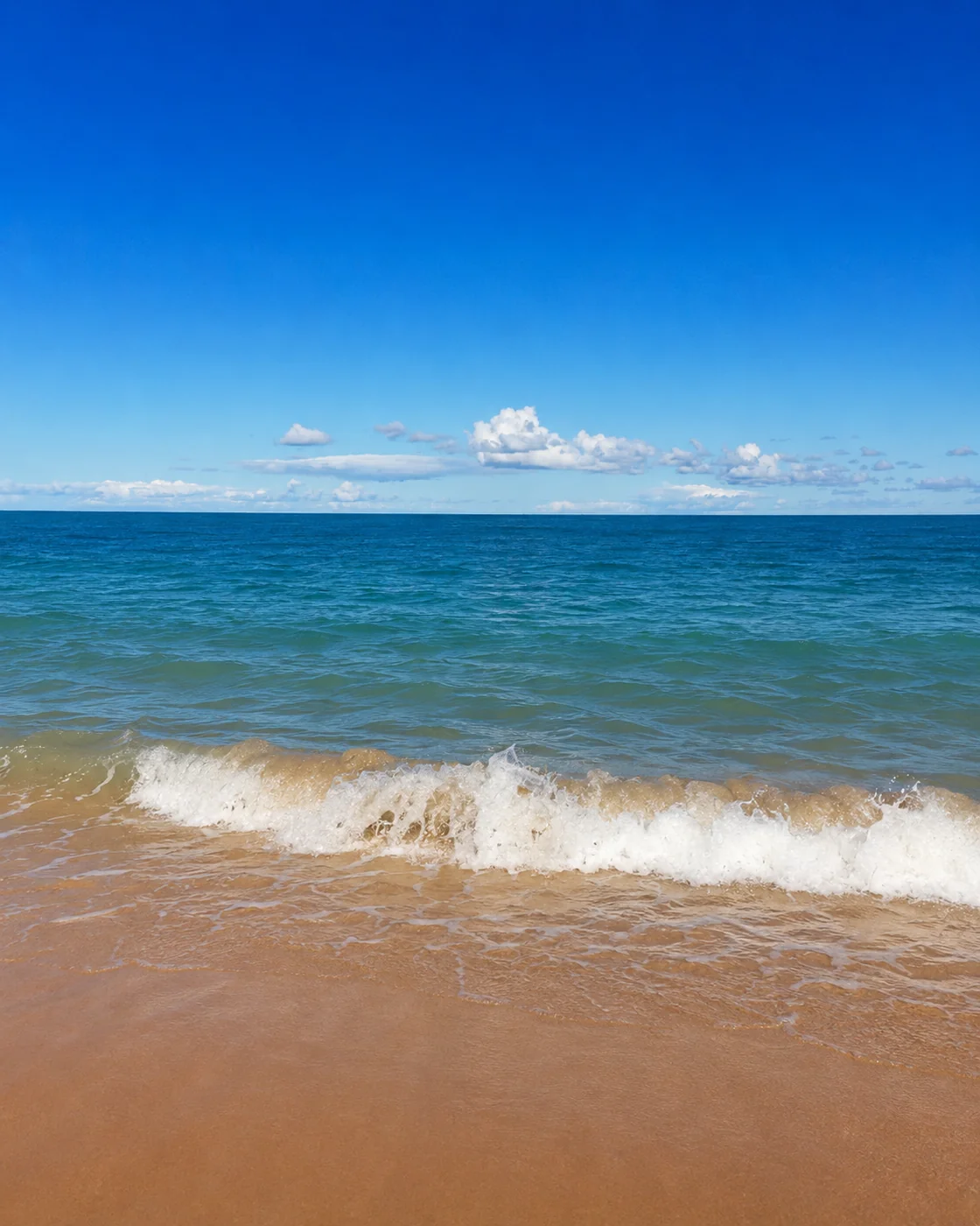 Waves breaking on an Arraial d'Ajuda beach, 200 meters from Casa Paraíso
